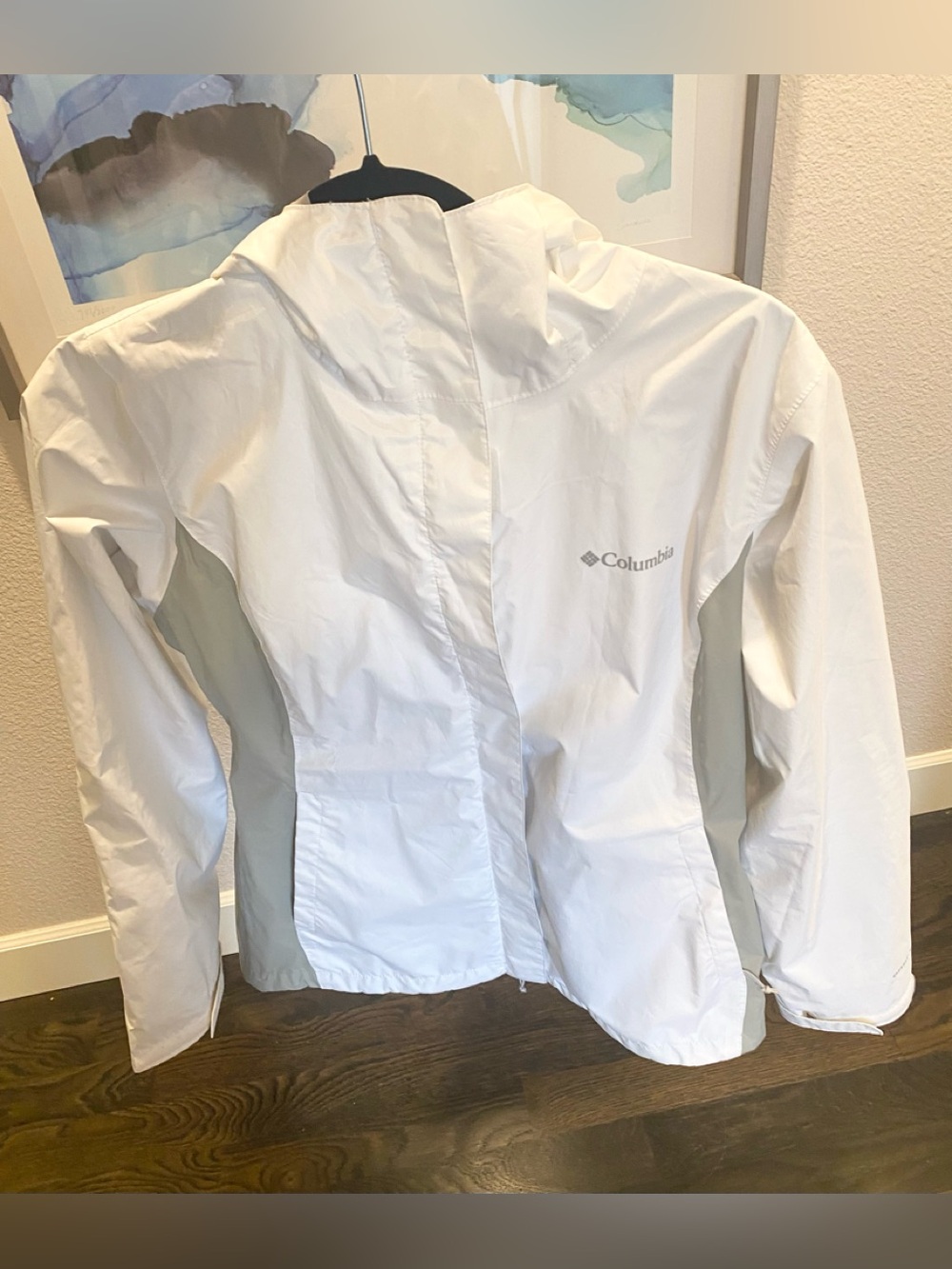 Columbia Omnitech White and Light Gray Hooded Shell Jacket size medium NWT
